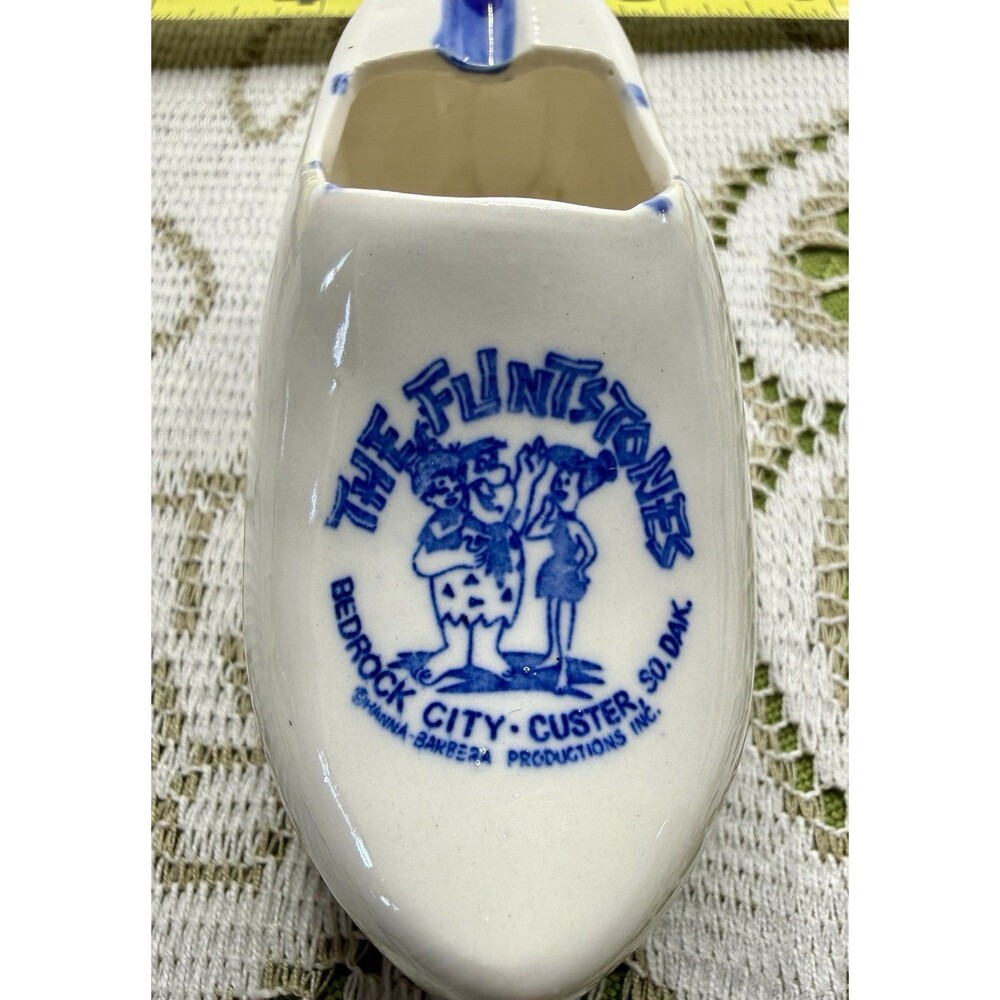 Flintstones Ashtray Dutch Shoe Bedrock City Custer SD Hanna Barbera White & Blue